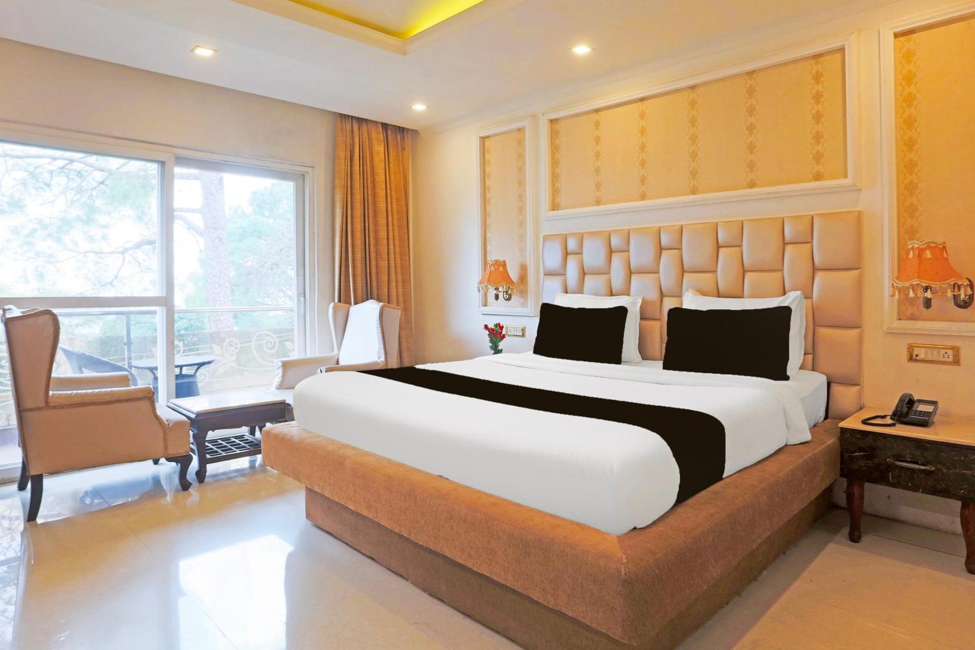 Super Townhouse Oak Dharamshala Near Maximus Mall Buitenkant foto