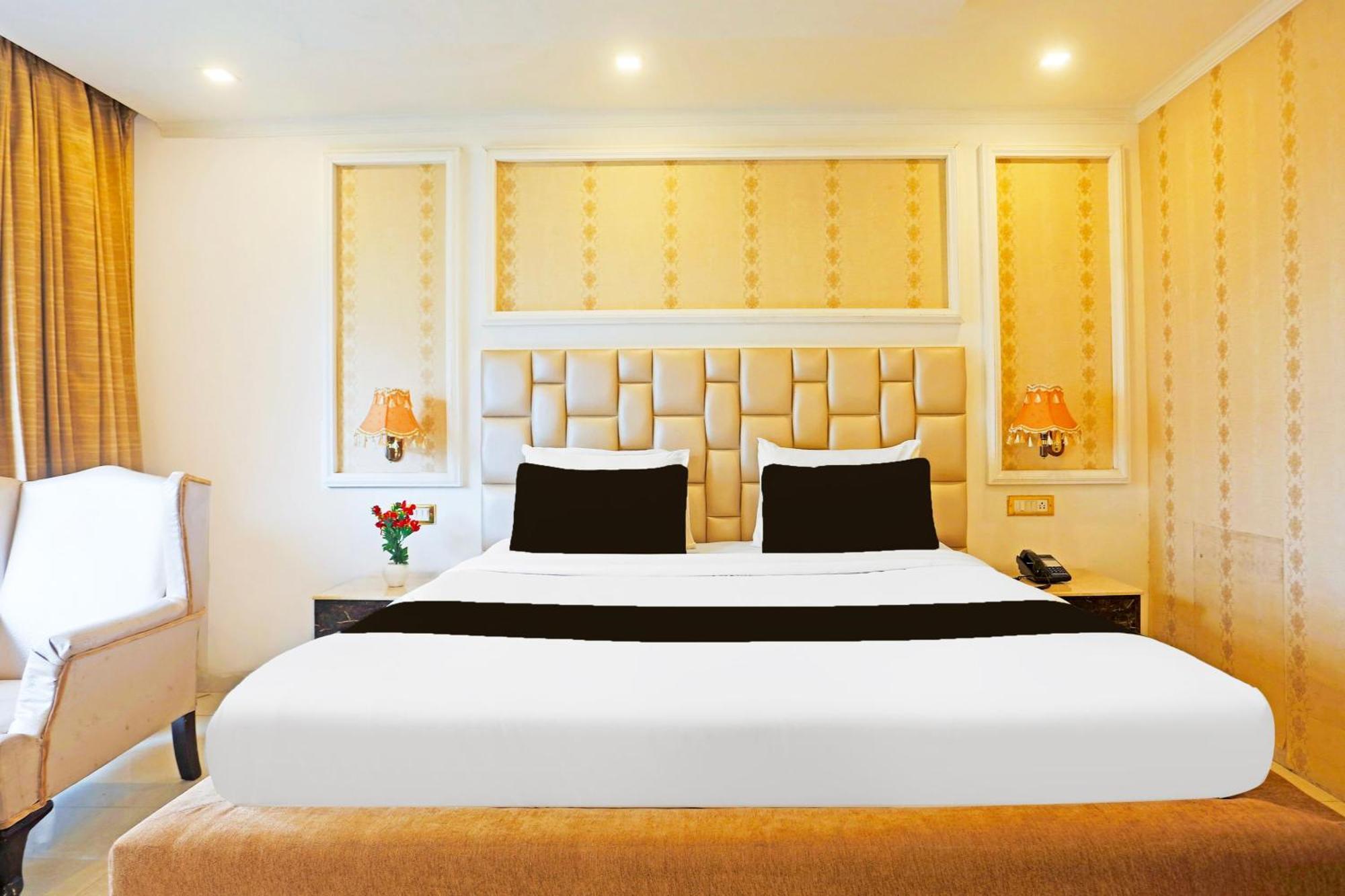 Super Townhouse Oak Dharamshala Near Maximus Mall Buitenkant foto
