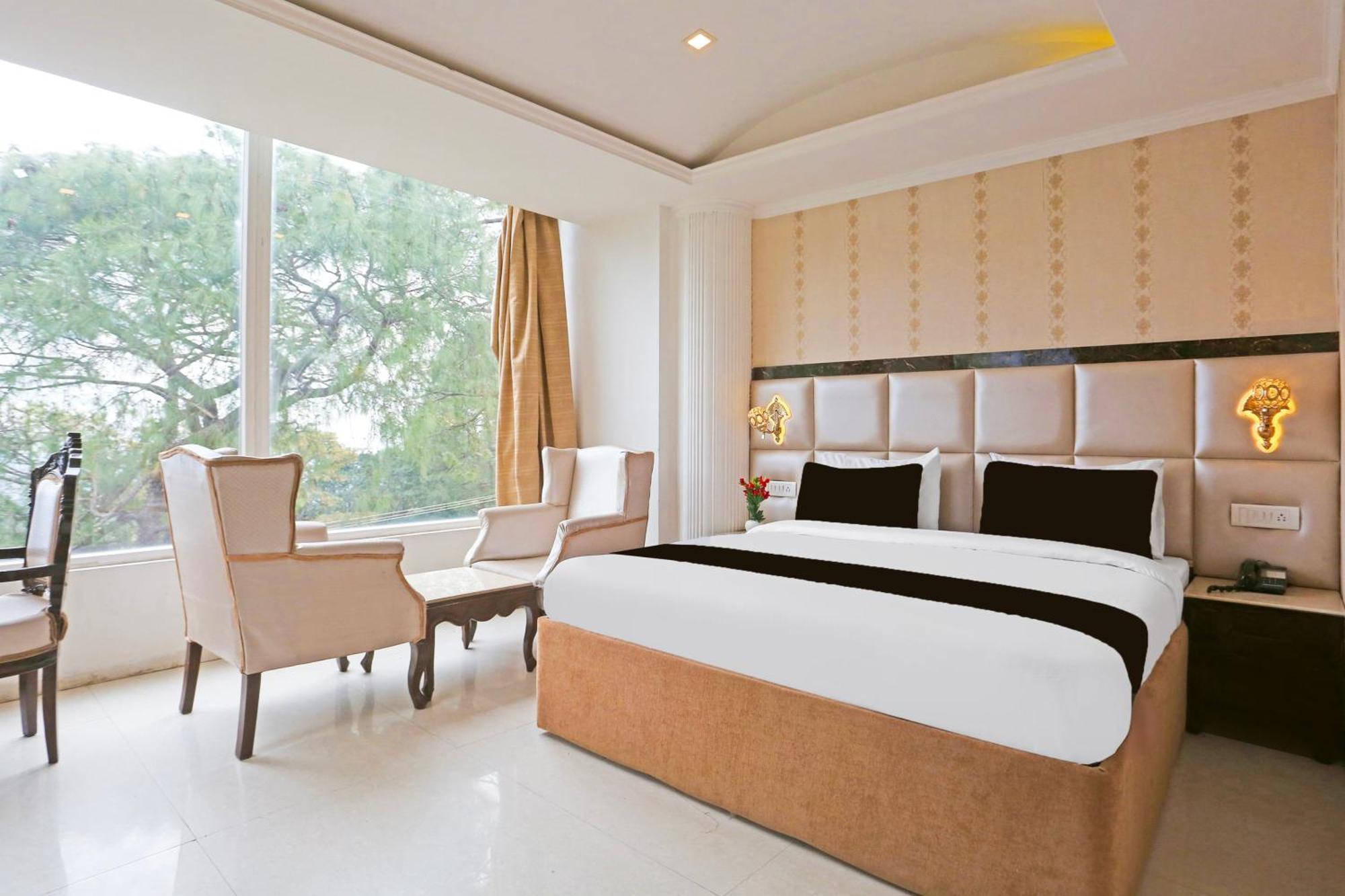 Super Townhouse Oak Dharamshala Near Maximus Mall Buitenkant foto