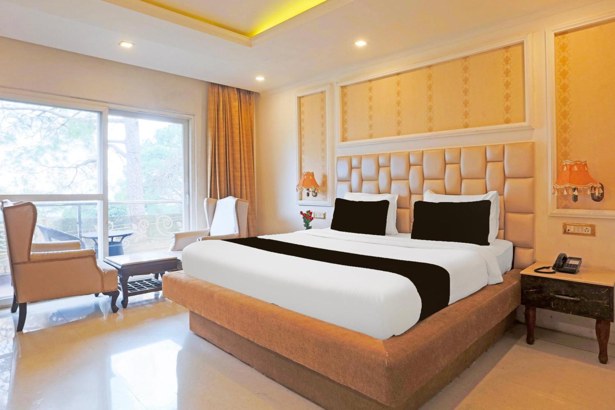 Super Townhouse Oak Dharamshala Near Maximus Mall Buitenkant foto