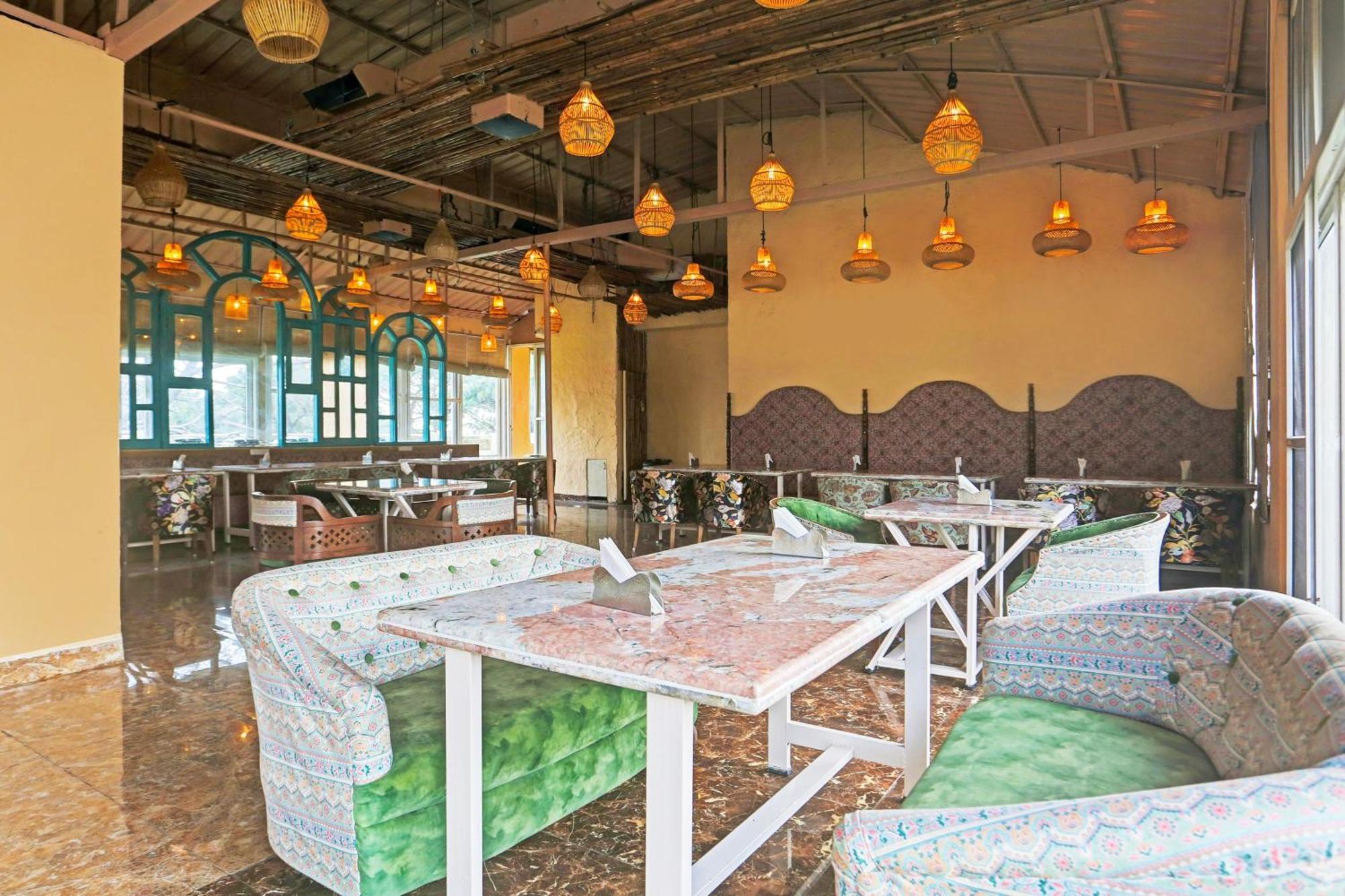 Super Townhouse Oak Dharamshala Near Maximus Mall Buitenkant foto