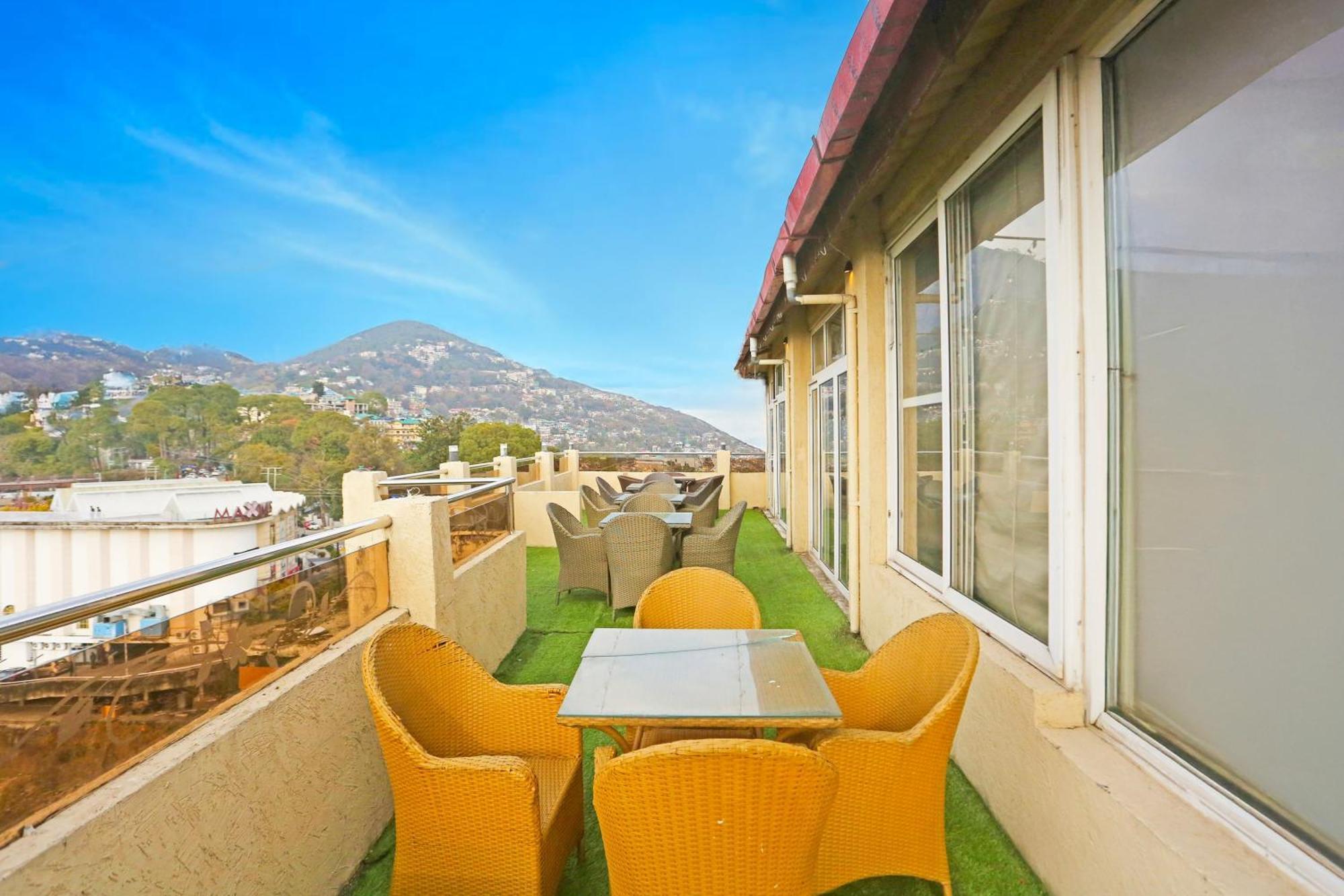 Super Townhouse Oak Dharamshala Near Maximus Mall Buitenkant foto